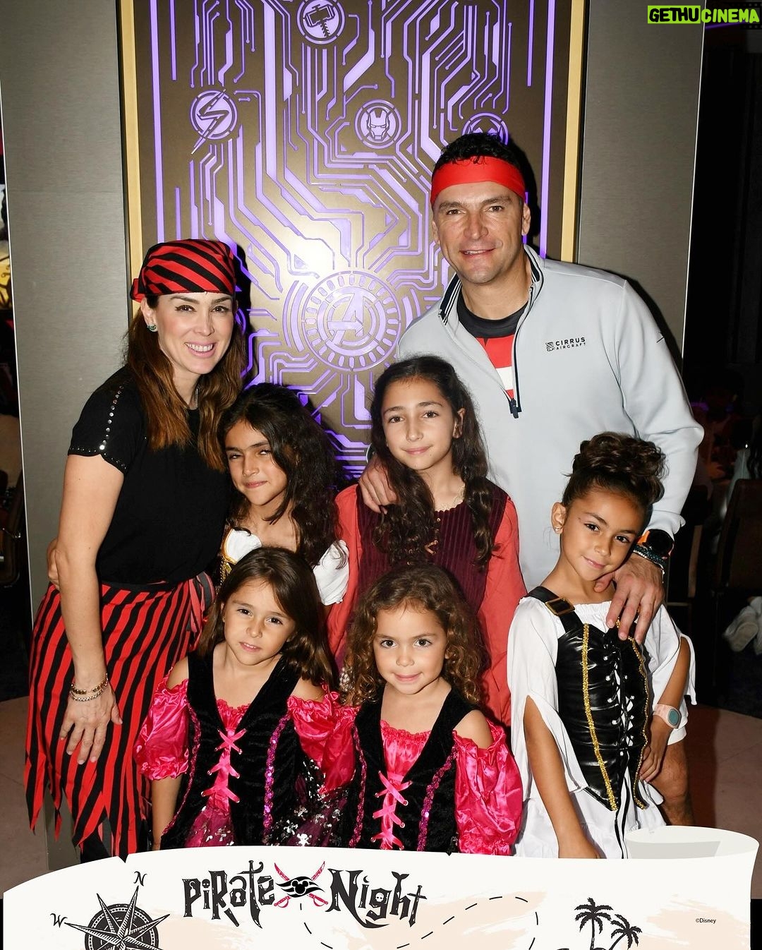 Jacqueline Bracamontes Instagram - Pírate night!!! @mft07