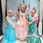 Jacqueline Bracamontes Instagram - Las princesas de la casa!!!! @mft07 #derretidos (Se sentían soñadas!!!) #DisneyPrincesses Disney Cruise Line