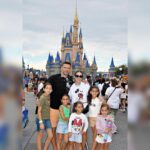 Jacqueline Bracamontes Instagram - Always Disney fans!!! @waltdisneyworld @mft07 @miletorresduq @lilianagonzalezal @jeanclaudio06 @pdeuriarte Orlando, Florida