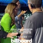 Jacqueline Bracamontes Instagram - ¡Estamos en los ensayos con el equipo de producción, Danilo Carrera y Jacky Bracamontes! 💃🕺✨ #Billboards2023