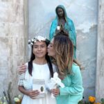 Jacqueline Bracamontes Instagram - Tan feliz y agradecida porque me elegiste para ser tu madrina mi Xime hermosa! Aquí estaré siempre a tu lado para guiar tu camino y apoyarte en las buenas y en las no tan buenas!!! Tu padrino no pudo venir, pero de corazón estuvo aquí!!! @mft07 Te queremos mucho!!! @alibracas @1raulglez Guadalajara, Jalisco