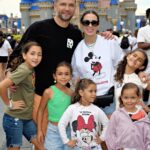 Jacqueline Bracamontes Instagram - Always Disney fans!!! @waltdisneyworld @mft07 @miletorresduq @lilianagonzalezal @jeanclaudio06 @pdeuriarte Orlando, Florida