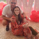 Jacqueline Bracamontes Instagram - 12 and counting!!! Feliz aniversario amor @mft07 !!! La más feliz de compartir mi vida contigo y con nuestras nenas!!! Obvio hay ups and downs… pero lo importante es que siempre ganen los buenos momentos, las risas y la paz… #happyanniversary #felizaniversario ❤️ Miami, Florida