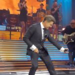 Jacqueline Bracamontes Instagram - Ayyyy cómo la gozamos!!!! @luismiguel @mft07 #lasvegas #LuisMiguel