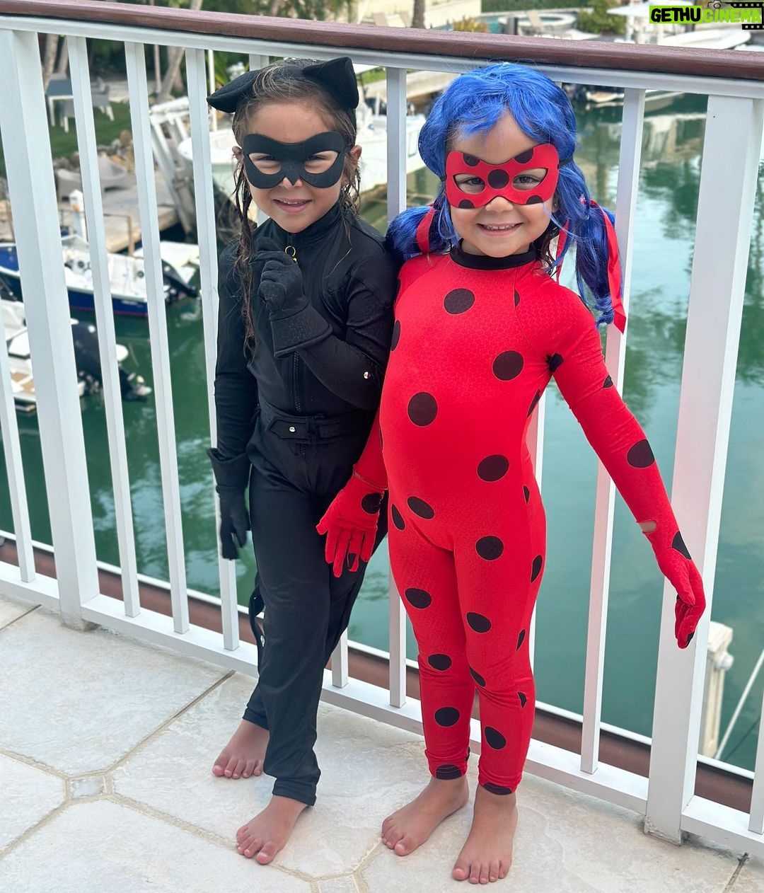 Jacqueline Bracamontes Instagram - ME DE-RRI-TOOOOOO!!! #LadyBug 🐞🐞🐞 @mft07