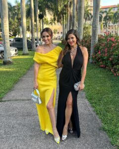 Jacqueline Bracamontes Instagram - De boda con mi @pamelasilva !!! Felicidades @gabrielsamra y @soyisaacacevedo ❤️ #weddingtime Miami, Florida