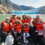 Jacqueline Bracamontes Instagram - Alaska.... Esta fue nuestra última parada en este #Glaciar. Ojalá y les haya gustado el bello estado de #alaska y su #naturaleza. Nuestra primera vez aquí en Alaska y muy invitados a regresar. @jackybrv @natgeo @lindbladexp