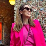 Jacqueline Bracamontes Instagram - El callejón del chicle… 🙈🙈🙈 #Seattle Gum Wall