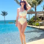 Jacqueline Bracamontes Instagram - Por fin un día de relax!!! Gracias mi @mft07 por este regalo!!! Porque siempre nos traes de aventura en aventura… pero hoy tocó sol, arena y mar!!! 🌊☀️ Kona Village