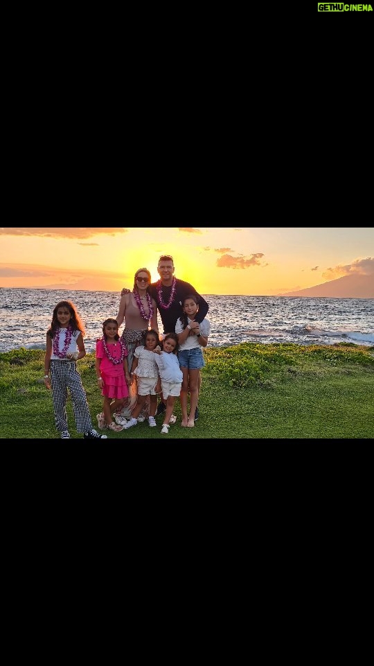 Jacqueline Bracamontes Instagram - Hawaii iand this beautiful sunset.... #lovethevibe #goodenergy Wailea-Makena, Hawaii