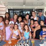 Jacqueline Bracamontes Instagram - Happy Father’s Day!!!! Familia y amigos que ya son familia!!! @mft07 @profebraca @pichisvan @miletorresduq @jeanclaudio06 @yani.roser #Pato
