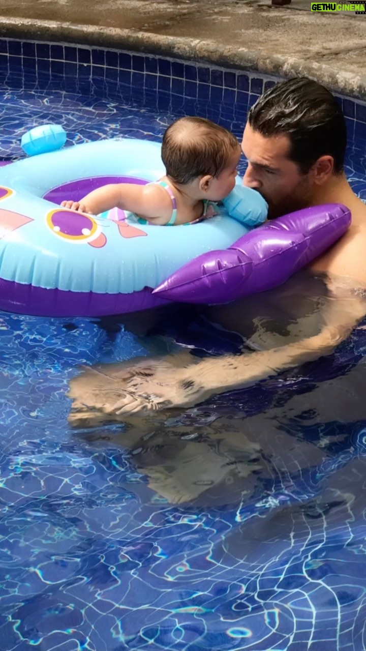 Jacqueline Bracamontes Instagram - Happy Father’s Day mi @mft07 !!! Eres el mejor de todos… y aquí está una probadita…. 😍 #daddysgirls #fathersday