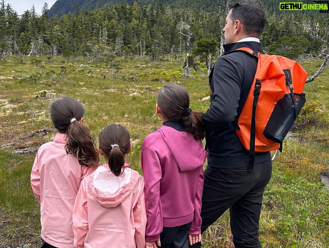 Jacqueline Bracamontes Instagram - Seguimos en Alaska y hoy fuimos a hacer por primera vez #bushwalking y fue supeeeer divertido!! (Pronto les pongo un video en facebook con todos los detalles!!!) @mft07