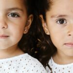 Jacqueline Bracamontes Instagram - Feliz cumpleaños a nuestras “bebés” !!! Emi y Pau. las amamos y deseamos que desde ya todos sus sueños y todo lo que desean con el alma, se les haga realidad!! A gozar la vida amores!!! 🎂🎂🎂 @mft07