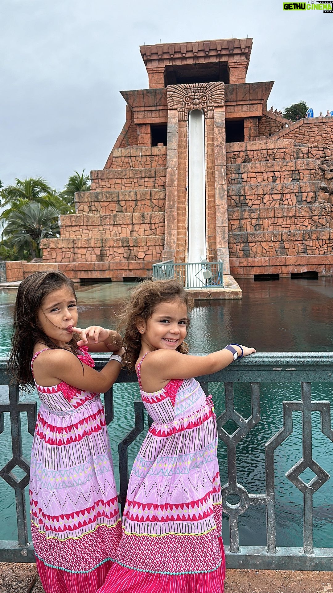 Jacqueline Bracamontes Instagram - Nuestro sábado en Bahamas…. 🤪🤪🤪 Atlantis Nassau, Bahamas