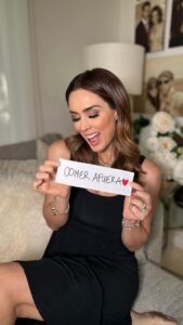 Jacqueline Bracamontes Instagram - Ya se armó el plan para Valentine’s!!! 🙈🤪🤣😅 @mft07