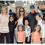 Jacqueline Bracamontes Instagram - Arrancamos! En esta familia no paramos. Felices y emocionados de los días que se vienen #disneylovers
