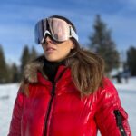 Jacqueline Bracamontes Instagram - Hasta pronto Vail!!!! ❄️❄️❄️ Gracias mi @mft07 por la fotaza!!! 🙏🏼 Vail, Colorado