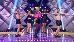 Jada Shada Hudson Instagram - 🎧……….Drag Race, Beat Face, ………….
 ………Small Waist, Wigs Lace …………
📝This Verse Ate …Now let’s TURNUP…
.
💃🏾Choreographed by @hollywoodjade 
👣Dancers: @e_harps  @bash416ix @deav0  @briannekatzgriffin

@canadasdragrace @cravecanada @worldofwonder #canadasdragrace #dragrace #finale