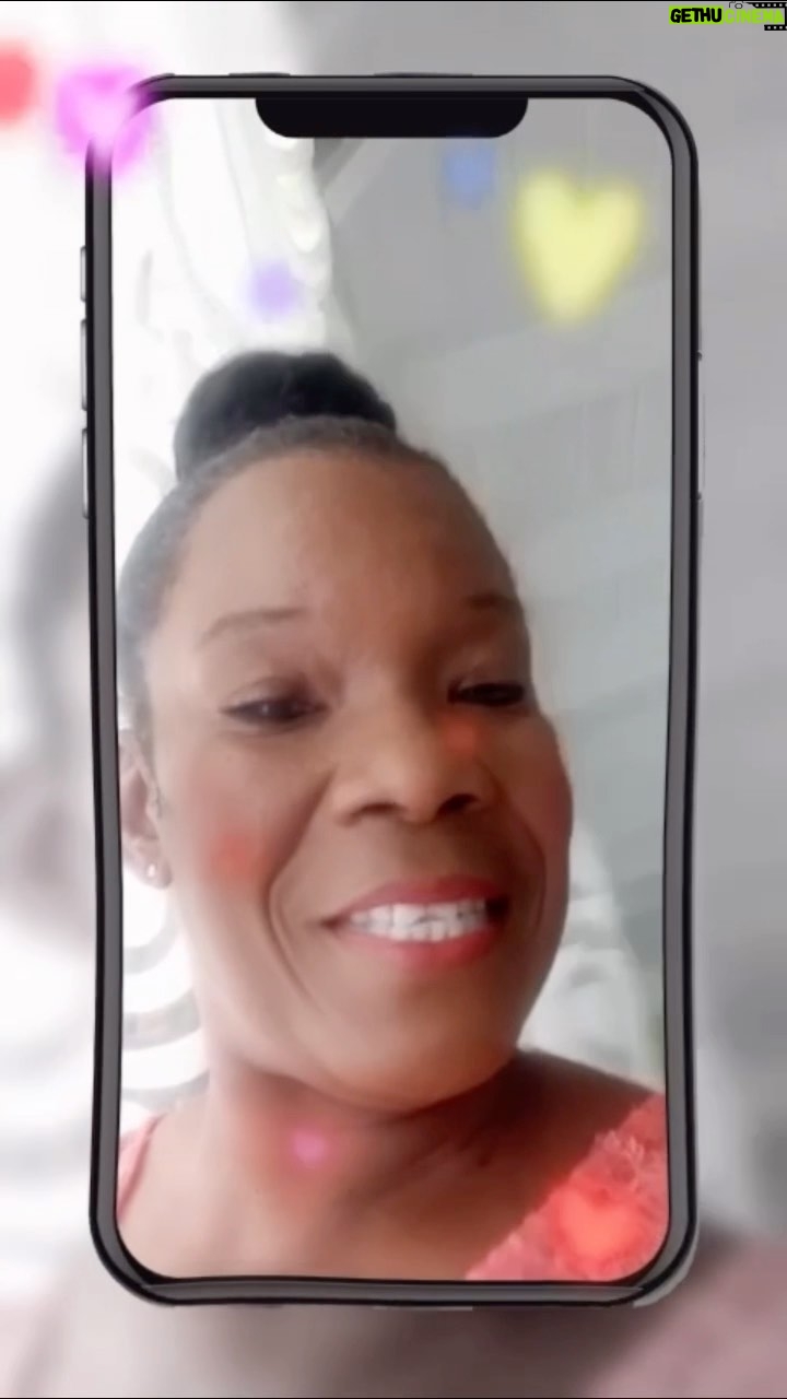Jada Shada Hudson Instagram - Might not have received mommy’s message on @canadasdragrace episode but today is Great timing 🥹😢😭 ………… Did her makeup and everything 😍 Wow I do look like you mommy🙏🏾