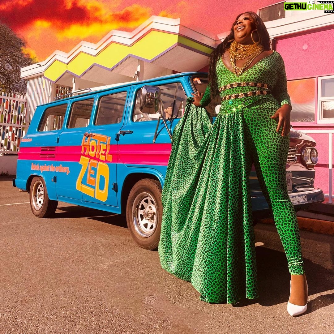 Jada Shada Hudson Instagram - πHop In Boyz, momma π€°πΎis taking you on a ride π€ β¦β¦β¦β¦ Now Whose Coming?π . . . . . π©: @hotelzed π: @xtinamonroe π¨: π€°πΎ Thanks so much @dooleynotedproductions the π¨π¦ tour have started and Vancouver & Victoria have been Amazing with my sis Season 1 of Canadas Drag Race @kikiwannakaikai β¦β¦β¦β¦ . . πΉπΉπΉπΉπΉπΉπΉπΉπΉπΉπΉπΉπΉ #makeuplooks #makeuptutorial #makeupartist #makeupaddict #glammakeup #rpdr #dragrace #dragqueens #dragqueensofinstagram #dragqueenmakeup #fashionista #fashionstyle #fashionphotography #influencer #influencers #publicfigure #canadasdragrace #canadaπ¨π¦#blm #blm #hotel #motel #hotelzed #victoriabc #victoria #jadashada #jadashadahudson Victoria, British Columbia