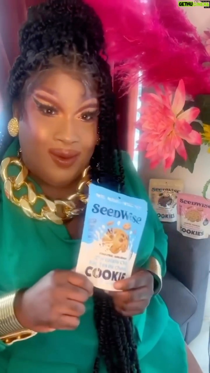 Jada Shada Hudson Instagram - What’s goodie guys 👋🌈 I’m so proud to be celebrating pride this year with @seedwisesnacks and @ozerybakery! They’re supporters of @friendsofruby.ca and I want to spread the word that they’ll be donating 10% of all their online sales until June 30th. @friendsofruby.ca provides everything from mental health and social services, housing, and meals to 2SLGBTQIA+ youth in the community! Help make a difference and shop their delicious product today❤️.