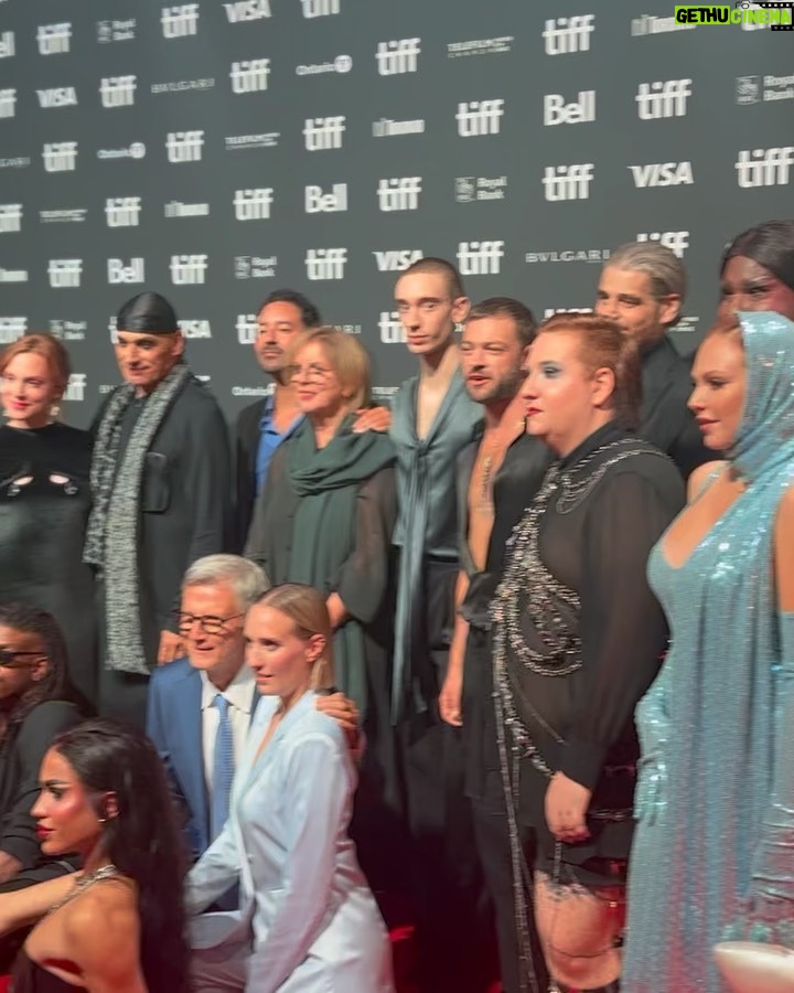 Jada Shada Hudson Instagram - SWIPE ◀️Toronto it’s that time again 🎬🎥🎞️ #tiff23 @tiff_net ……. 📸RedCarpet for the Premiere of @sololefilm a Queer film directed and written by @sophiedupuis ……. 🎬Get Ready because this film will make you laugh & cry, there’s DragEntertainment, Drama fights and a heartfelt love story💔. It Comes out OCT 6th am te watching it for sure🎞️ 📸 by @arthurmola (🎥 by My assistant @tannerladi) TIFF