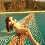 Jade Picon Instagram - é impossível conter a onda do amar ✨✨✨ @casaneuronha day 1 🩵 Fernando de Noronha