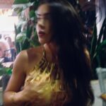 Jade Picon Instagram - janeiro :) nesses 742 dias deu para ativar várias skins ☀️🎬🎭🥊🧘🏻‍♀️🍸🍳✨