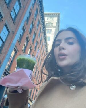 Jade Picon Instagram - uma mistura do que rolou de uma semana para cá… ✨✨✨ onde aperta para viver tudo de novo? 
fevereiro, estou te amando :)
