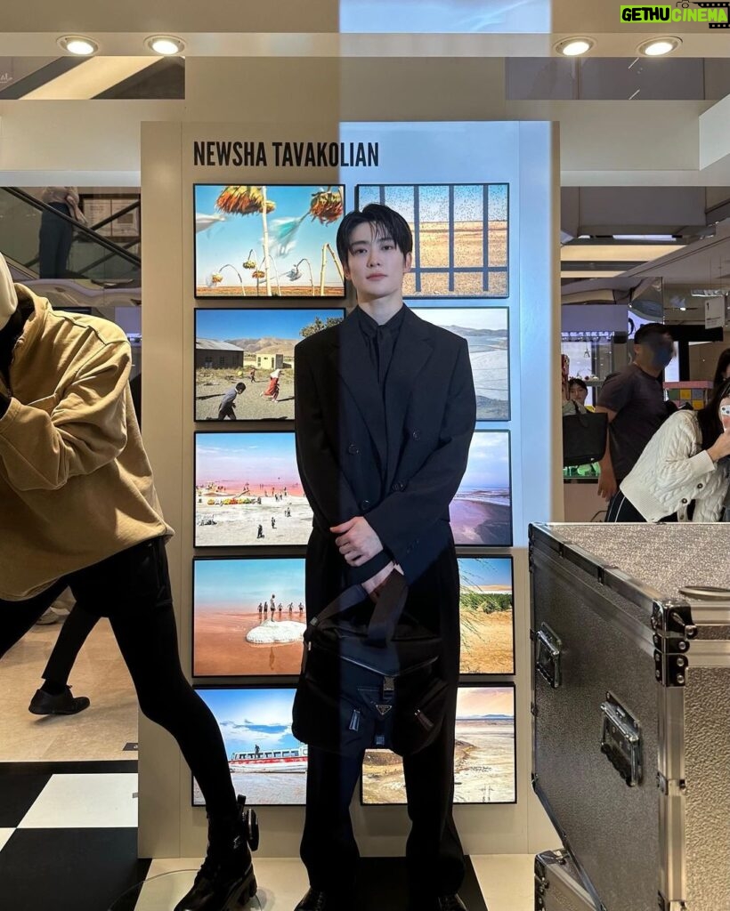 Jaehyun Instagram - Between humanity and nature, a stunning conversation with #Prada and #magnumphotos until November 19th Hyundai Department Store