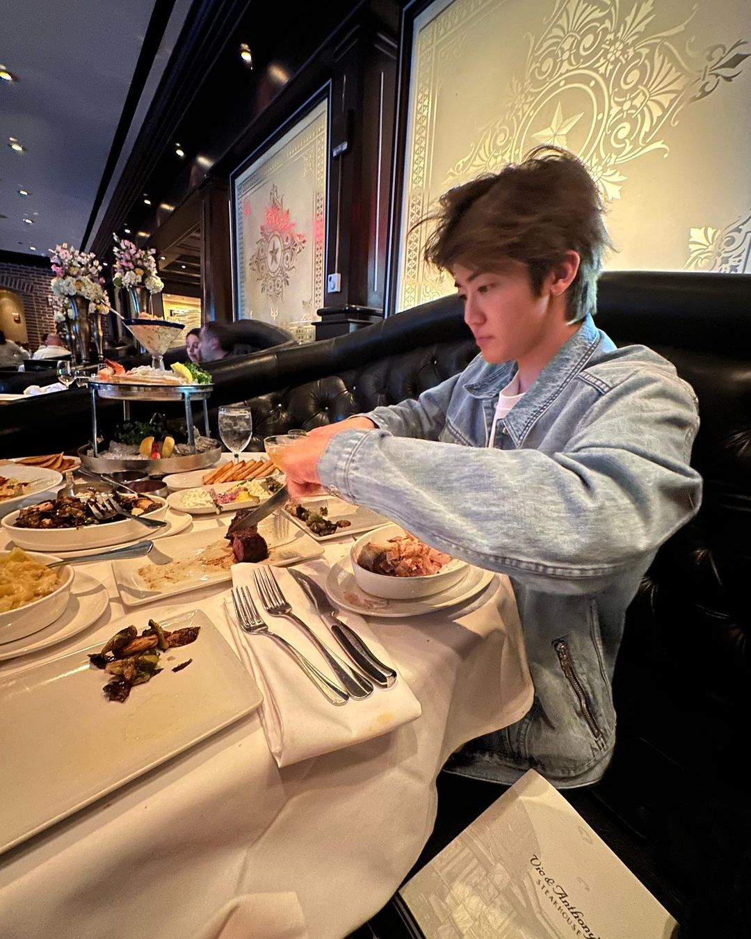 Jaemin Instagram - Looooool ๐ I took pictures of just me eating with Mark๐ด๐ค in Houston ๐บ๐ธ