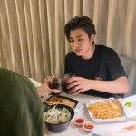 Jaemin Instagram - Looooool 😂 I took pictures of just me eating with Mark🍴🤓 in Houston 🇺🇸