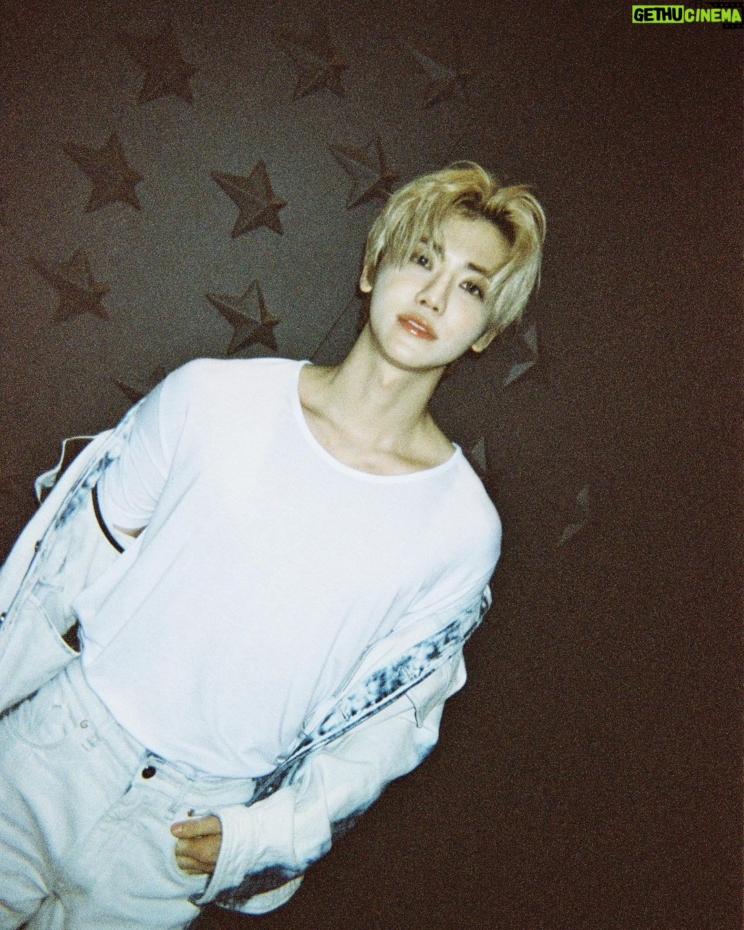 Jaemin Instagram - Thank you for so much of your love at our first concert as 7dream💚 in Hongkong🇭🇰! We will try to visit Hong Kong🇭🇰 more often! Stay healthy and don't skip a meal😽. Love you all💗