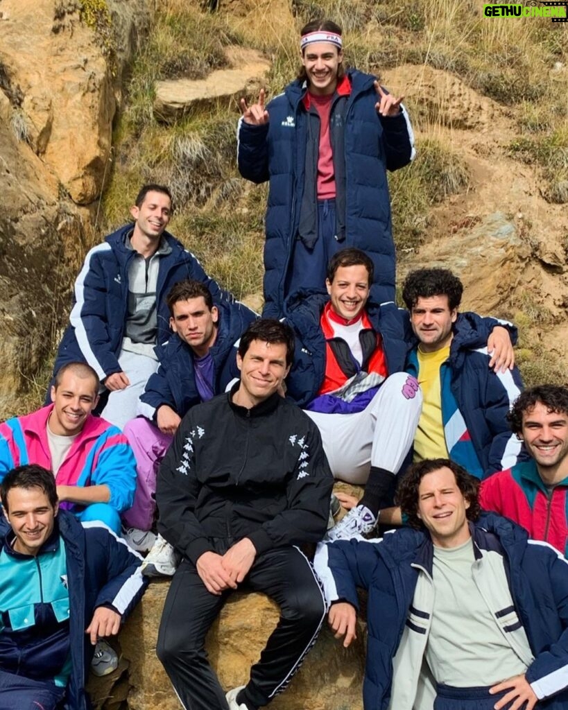 Jaime Lorente Instagram - El mejor equipo que podría imaginar para representar al mejor equipo que se podía imaginar. 42 segundos llega ya!