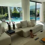 Jaime Lorente Instagram - Gracias @pacasohomes por unas vacaciones de lujo. Que gozada disfrutar de vuestras casas❤️