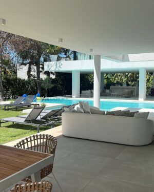 Jaime Lorente Instagram - Gracias @pacasohomes por unas vacaciones de lujo. Que gozada disfrutar de vuestras casas❤️