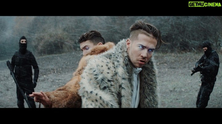 Jaime Lorente - 435.1K Likes - Estamos fuera!
Guapo y Loco en todas las plataformas
Música por @pablogareta1
Master @mixedbykoar
Directed by @leonsantana_
Produced by @slipcast_production
Team snow
DOP @rodrigo.depablo
1st AC @aaayal
2nd AC @manuelparada.mov
Gaffer @m.bryant
Electric @alexsarta
Team bar
DOP @e.lorite
1st AC @njgl
Aux. @antoniovermut
DIT @danihernandez.m
Gaffer @ignaciodivar
Best Boy @@abeltrangd
Producer: @aleexcape
Auxiliar de Prod @jesusgoj
Art director @thelastdiego
Stylist @a.hierro
MUAH @andreas.makeup_
Color @joncorres
Storyboard @dead.astronomer
Still photography @debgvargas
@lachicajeep
Villain @alberto_tierrez
Geos @jequecarlos
@alb_sabina
@sararuizferrer
@nono_mateos
Henchmen @babilonix_
@alexbaccelli
@remus_be_real
Thanks
@jadminer
@tmusicrepublic