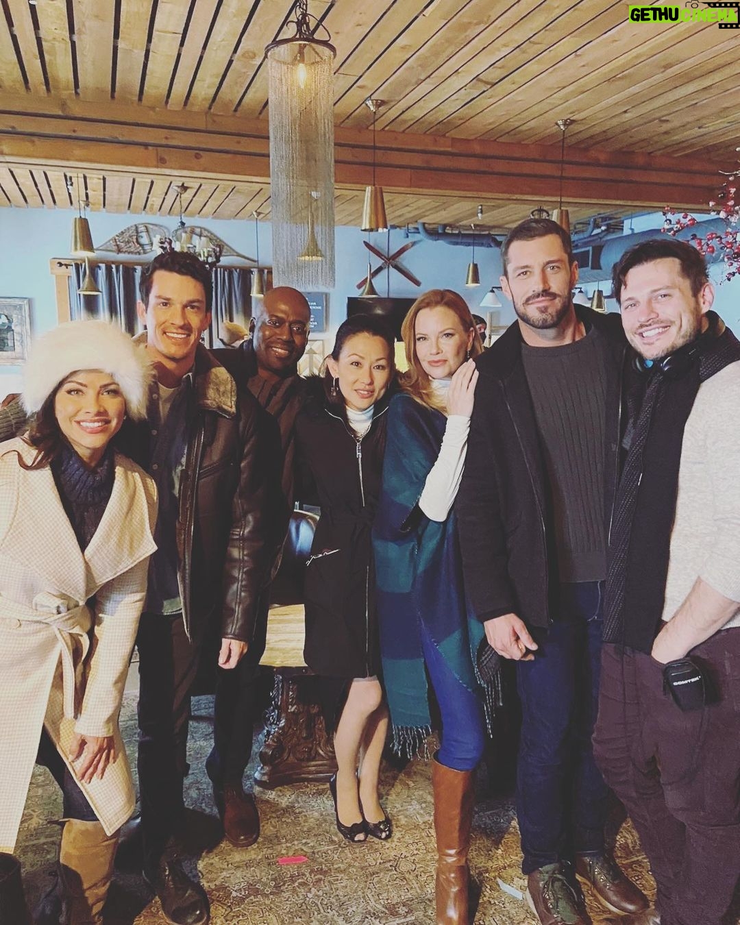 Jake Helgren Instagram - Tonight watch this beautiful cast (as well as Audrey Landers and even a cameo from Miss Piper who are in the next photo, swipe right!) having fun in the magical Bavarian Christmas village of Leavenworth in Cloudy With a Chance of Christmas on @lifetimetv at 8/7C as part of @itsawonderfullifetime π
π²βοΈ . . . #lifetimechristmasmovies #ninthhousefilms #nicelyentertainment #itsawonderfullifetime Leavenworth, Washington