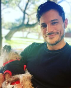 Jake Helgren Instagram - This year, it’s been harder than usual to find gratitude, but there’s always gratitude to be found when you look to the right places. My Christmas wish is you all find yours. Happy holidays, and Merry Christmas from my little slice of gratitude on Earth to you and yours. ❤️ Austin, Texas