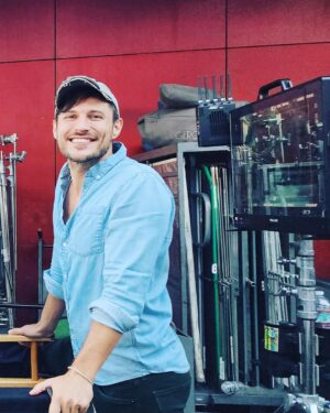 Jake Helgren Instagram - That’s a wrap!  Always grateful. ❤️🎥 
.
.
.
@ninthhousefilms #setlife #writerproducerdirector