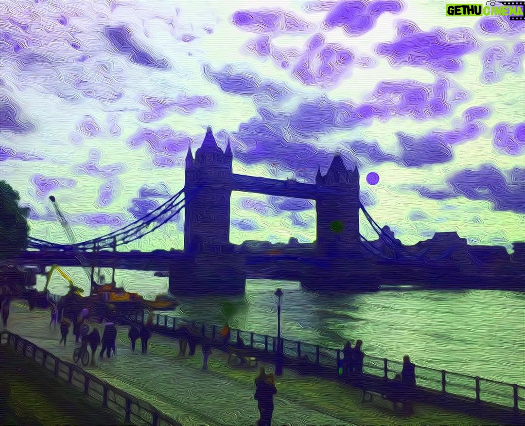 James Michael Tyler - 1K Likes - Tower Bridge at Dusk. Finished version. #graphicart #procreate #procreateart #towerbridge #art #painting #london