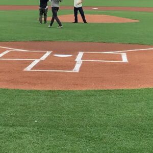 James Michael Tyler Instagram - Just to prove I threw it right over the plate. :) 🎥: @bradding @sfgiants @friends #strike #firstpitch #friends #gunther #friendstvshow #friends25 #sanfrancisco #giants #sfgiants Oracle Park