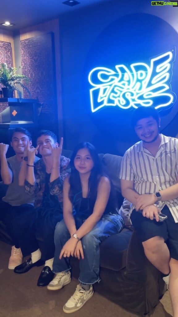 James Reid Instagram - #BottomsUpChallenge with my lovely supportive fans! 🥂 Keep streaming Jacuzzi by Me, @shxxbi131 and @djflict! Link is always in my bio! 🤘