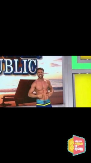 James William O'Halloran Instagram - From the archives. Fun on @therealpriceisright with @drewfromtv #thepriceisright watch out for the #bees🐝  #jokes #stinglikeabee
