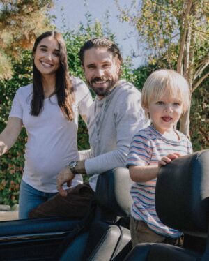 James William O'Halloran Instagram - Don’t work with children or animals? Such rules don’t apply to gurus like @michaelhartwich who captured these treasured moments. ❤️