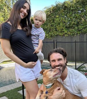 James William O'Halloran Instagram - Our family’s getting a little bigger in December 👨 👩 👦 👧 🐶 
.
.
.
#itsagirl