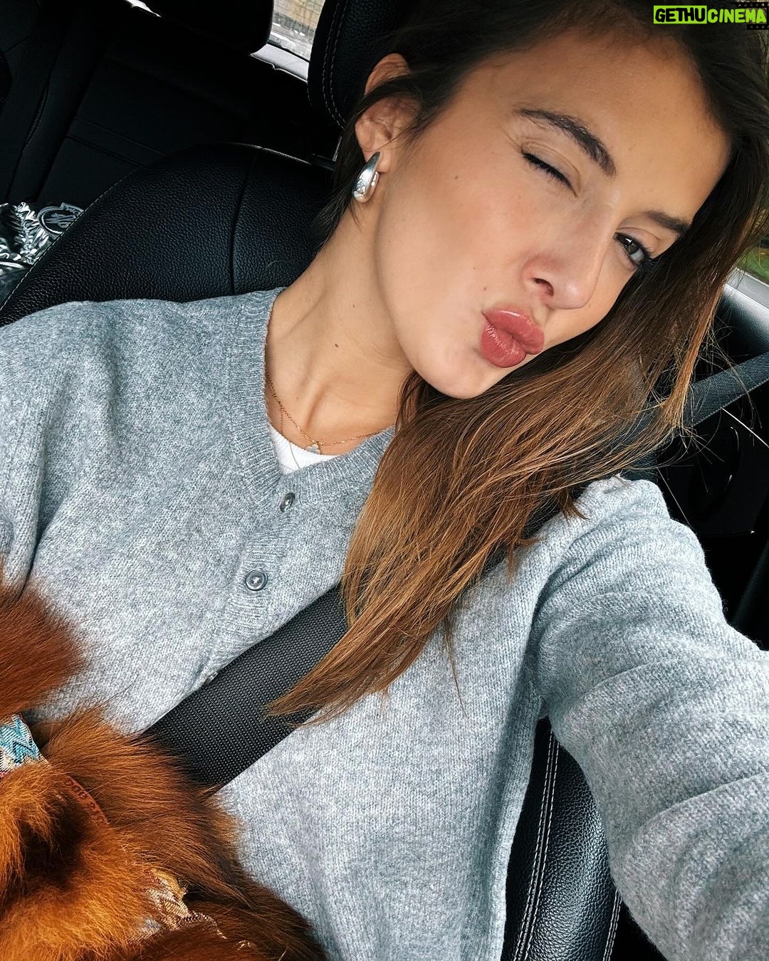 Jamie-Lee Six Instagram - silver is the new red 🩶 fly me to the moon please 🌕 publiciteit @zalando