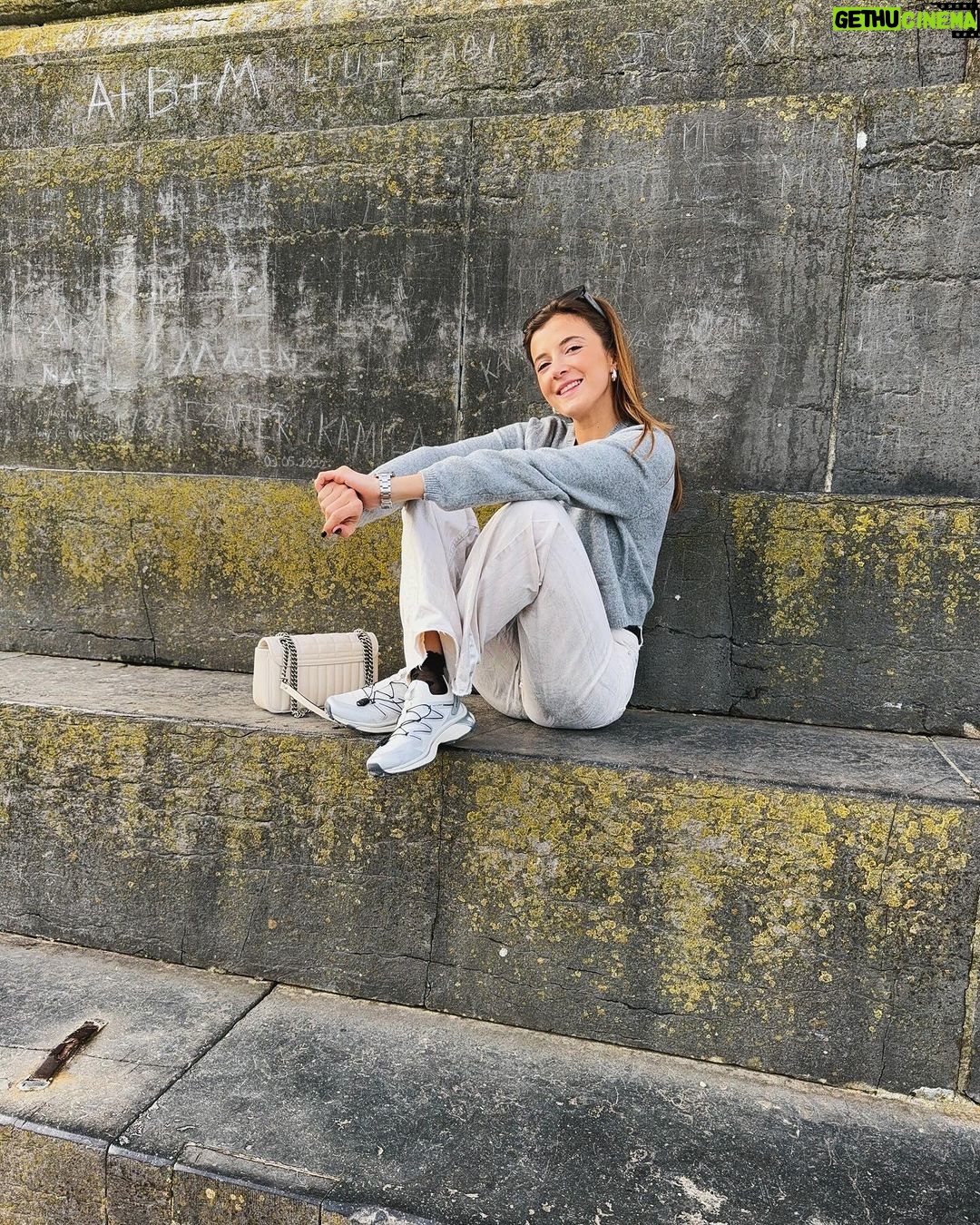 Jamie-Lee Six Instagram - silver is the new red 🩶 fly me to the moon please 🌕 publiciteit @zalando