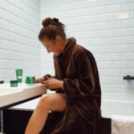 Jamie-Lee Six Instagram - Me time is echt zalig 🧖🏽‍♀️ mijn huid is super droog met het koude weer maar door deze @weledabenelux Skin Food Body Butter (door Calendula en kamille werkt dit super kalmerend voor men huid) scheelt het dag en nacht 🥹 biologisch en 100% natuurlijk 🌱 publiciteit #weledaskinfood #wateetjehuidvandaag